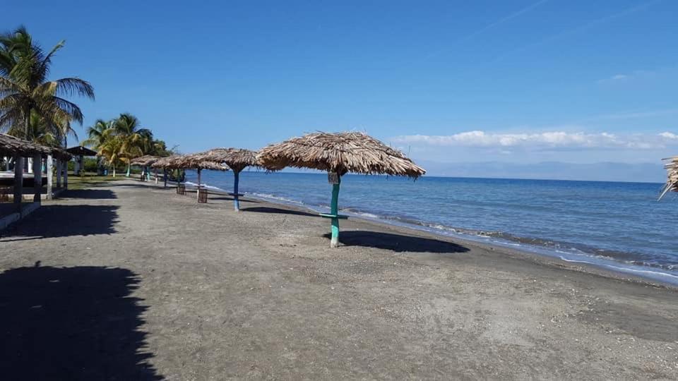 Evasion Beach Hotel Gressier Экстерьер фото